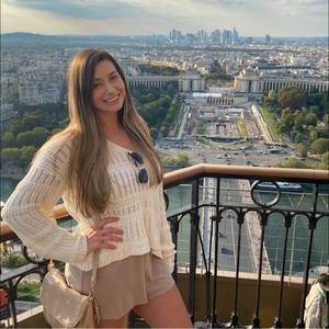 Meet your Posher, Danielle